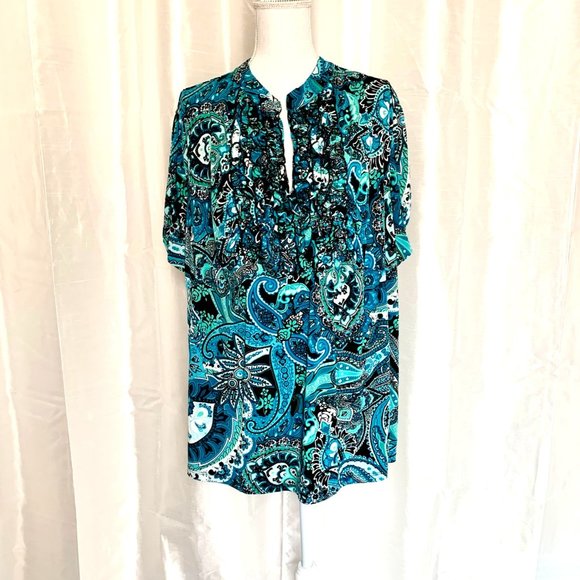 Lane Bryant Tops - LANE BRYANT      PRETTY PRINT TOP     26/28 PLUS